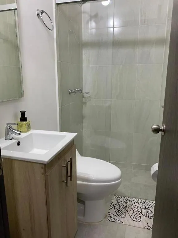 Casa Laureles Economico 호텔 메딜린 게스트하우스